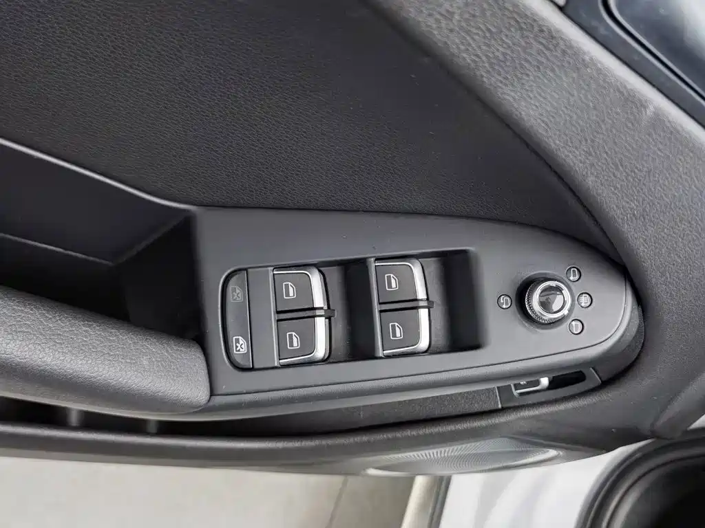 Audi A4 (Import) — миниатюра 9