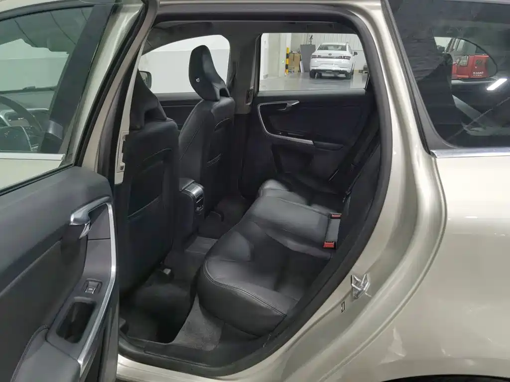 Volvo XC60 — миниатюра 15