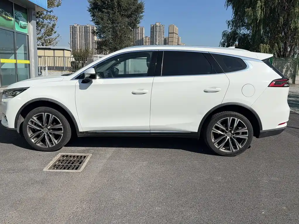 BYD Tang — миниатюра 13