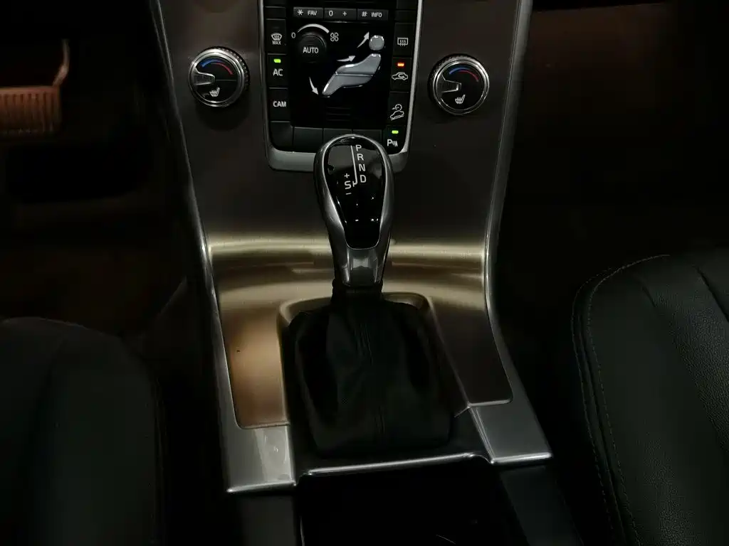 Volvo XC60 — миниатюра 13