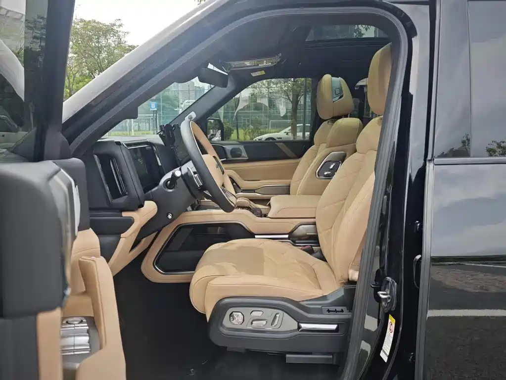Fangchengbao Leopard 8 8 2025 Flagship 6 мест