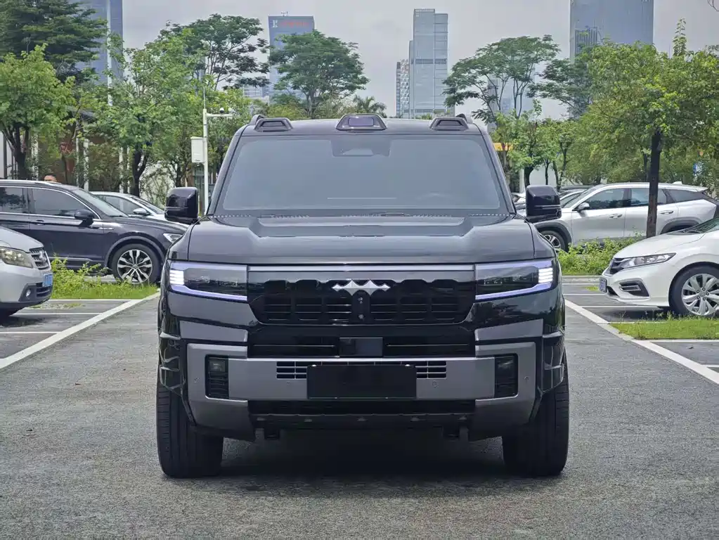 Fangchengbao Leopard 8 8 2025 Flagship 6 мест