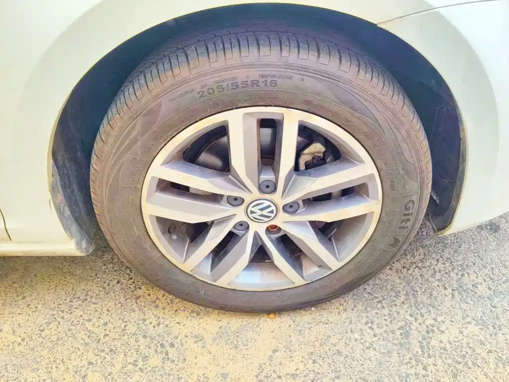 Volkswagen Golf — миниатюра 24
