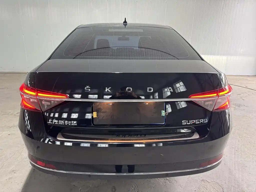 Skoda Superb — миниатюра 4
