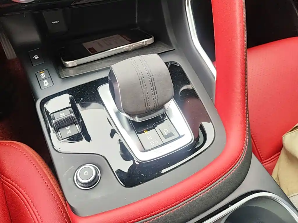 Jaguar E-PACE — миниатюра 14