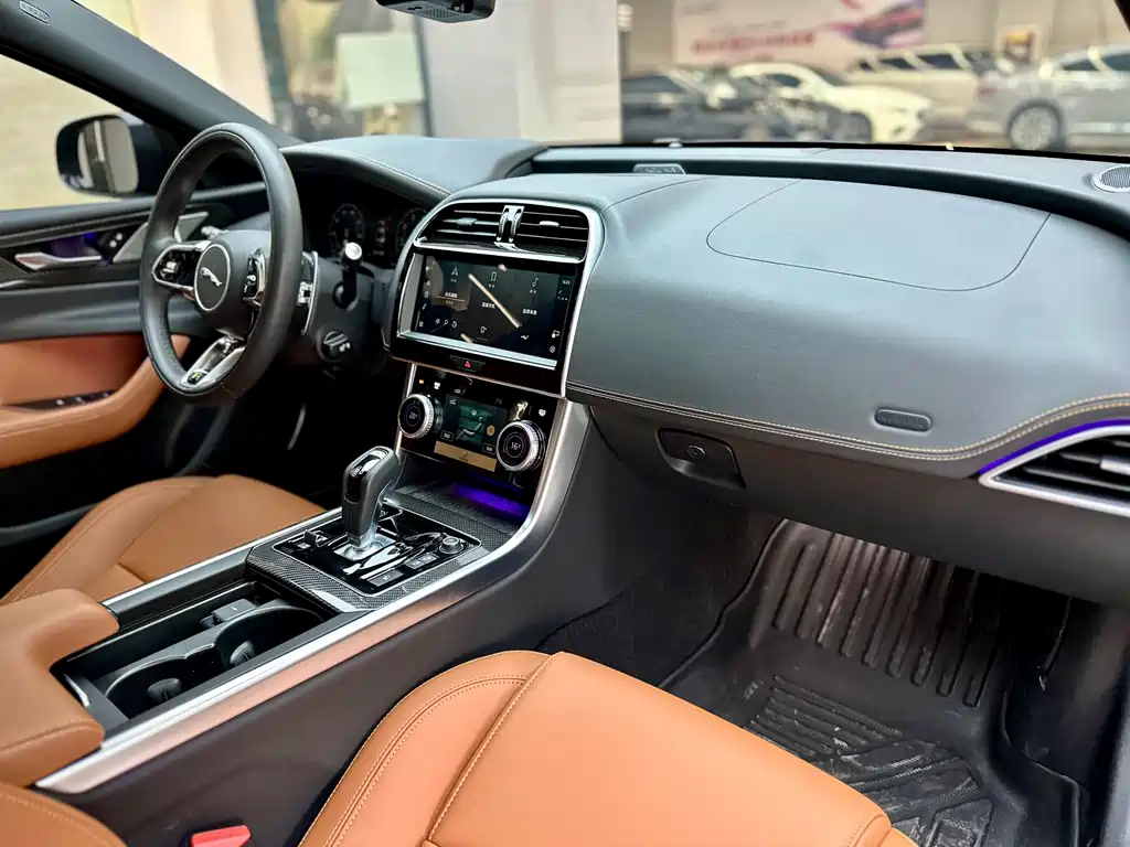 Jaguar XEL 2024 2.0T 250PS R-DYNAMIC S Sport