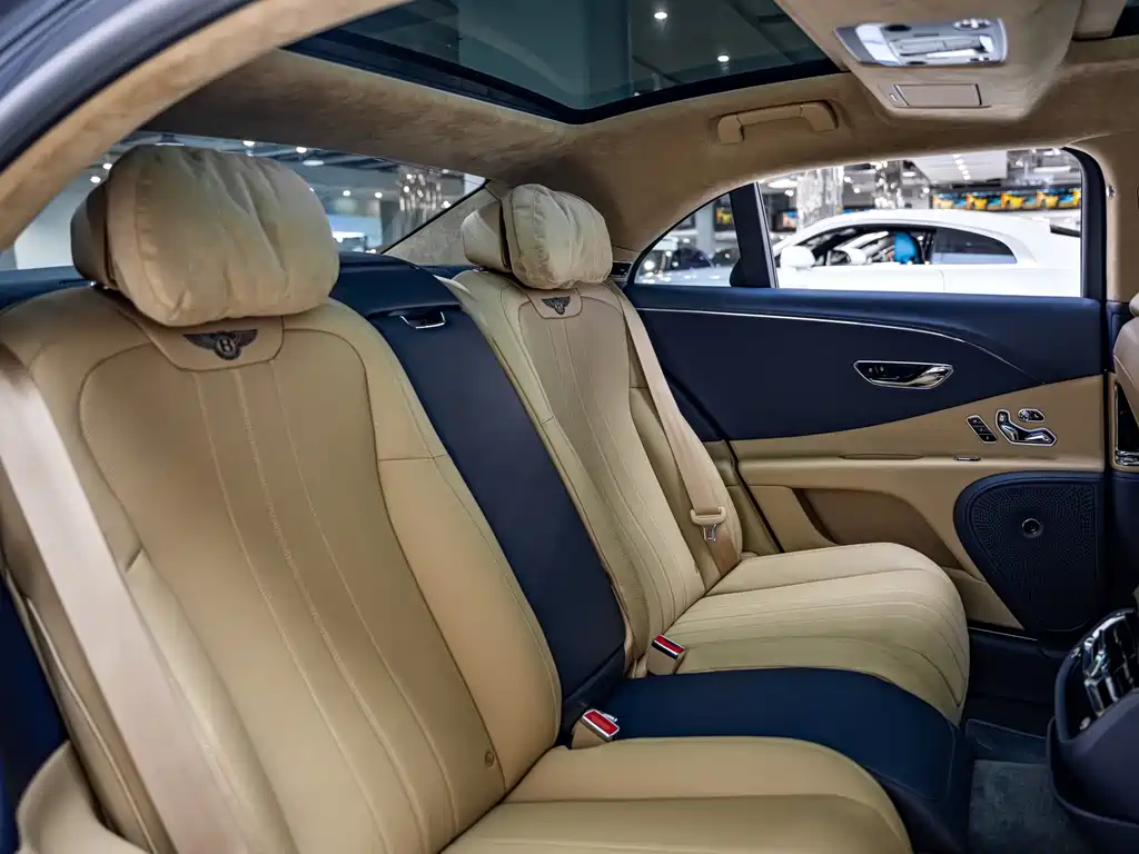 Bentley Flying Spur — миниатюра 17