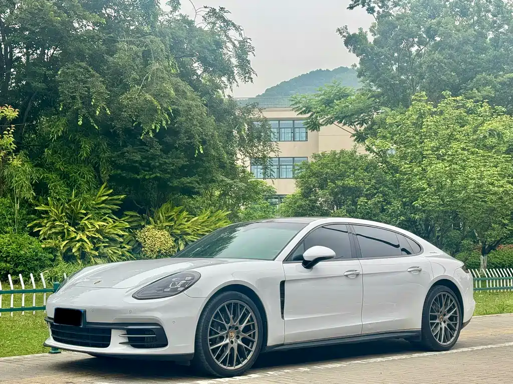 Porsche Panamera 2020
