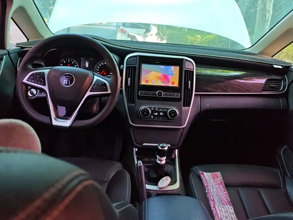 BYD MAX — миниатюра 10