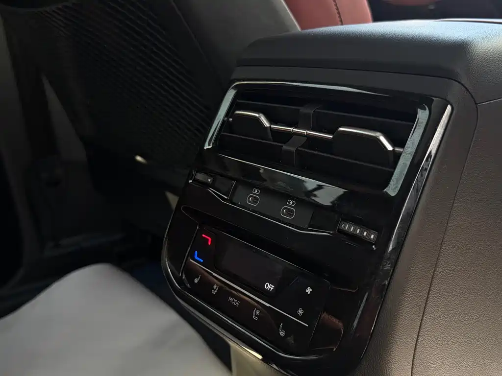 Audi Q6 — миниатюра 11