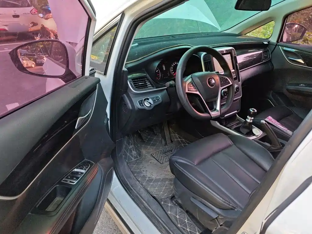 BYD MAX — миниатюра 17