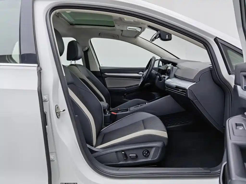 Volkswagen Golf — миниатюра 23