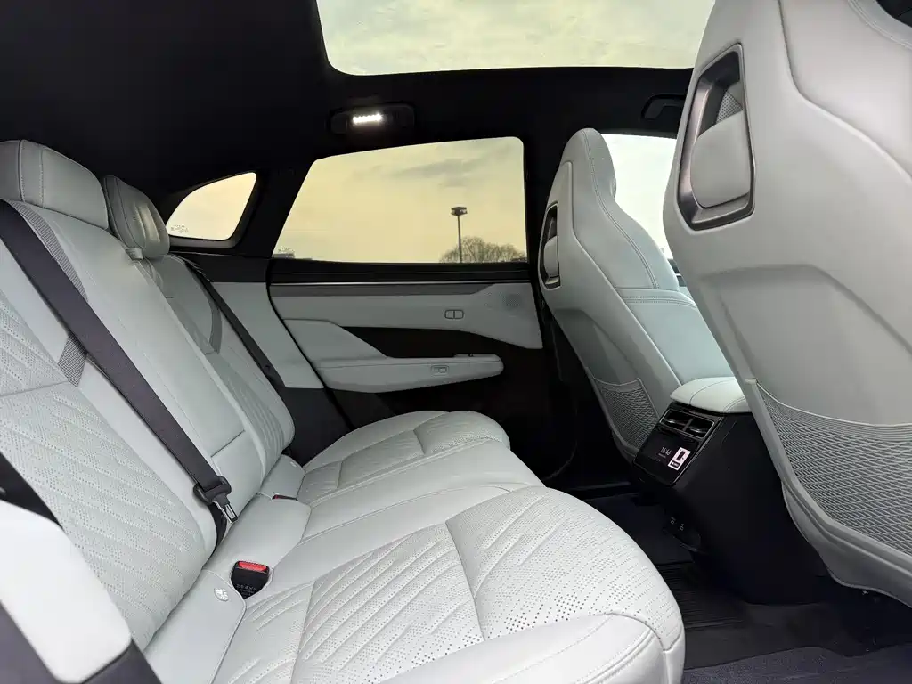 ZEEKR EXTREME KRYPTON 001