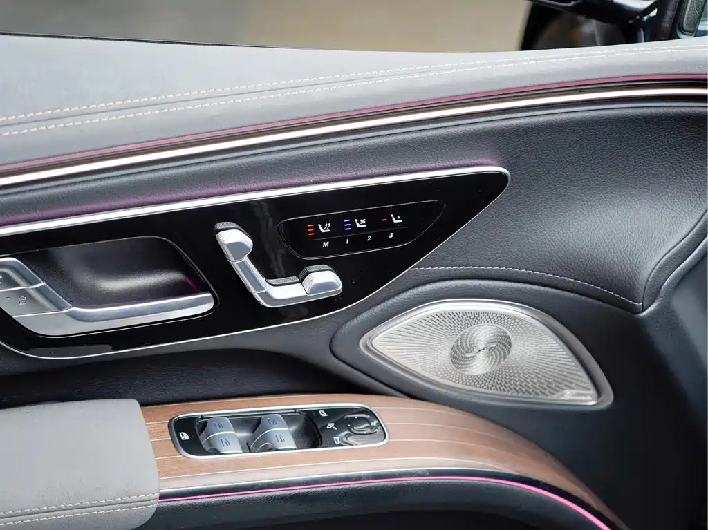 Mercedes-Benz EQS — миниатюра 10