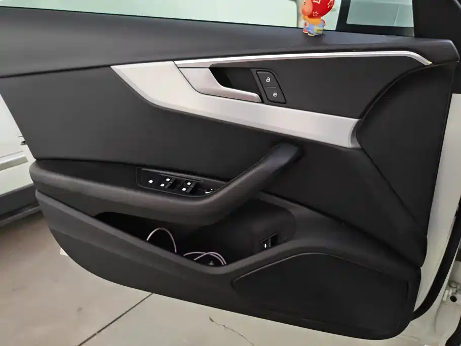 Audi A4L — миниатюра 7