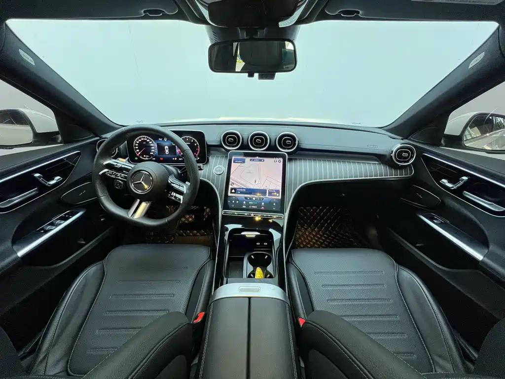 Mercedes-Benz C-Class — миниатюра 6