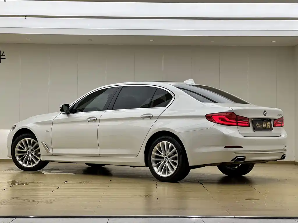 BMW 5 Series — миниатюра 21