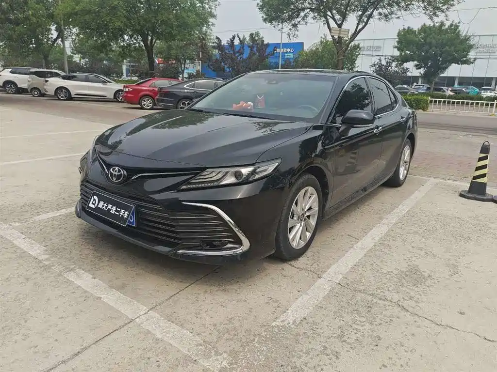 Toyota Camry 2021 2.0G Luxury
