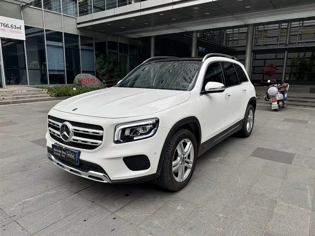 MERCEDES-BENZ GLB