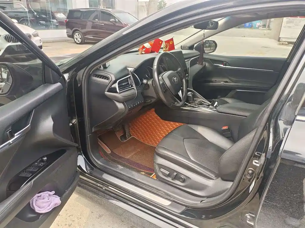 Toyota Camry 2021 2.0G Luxury