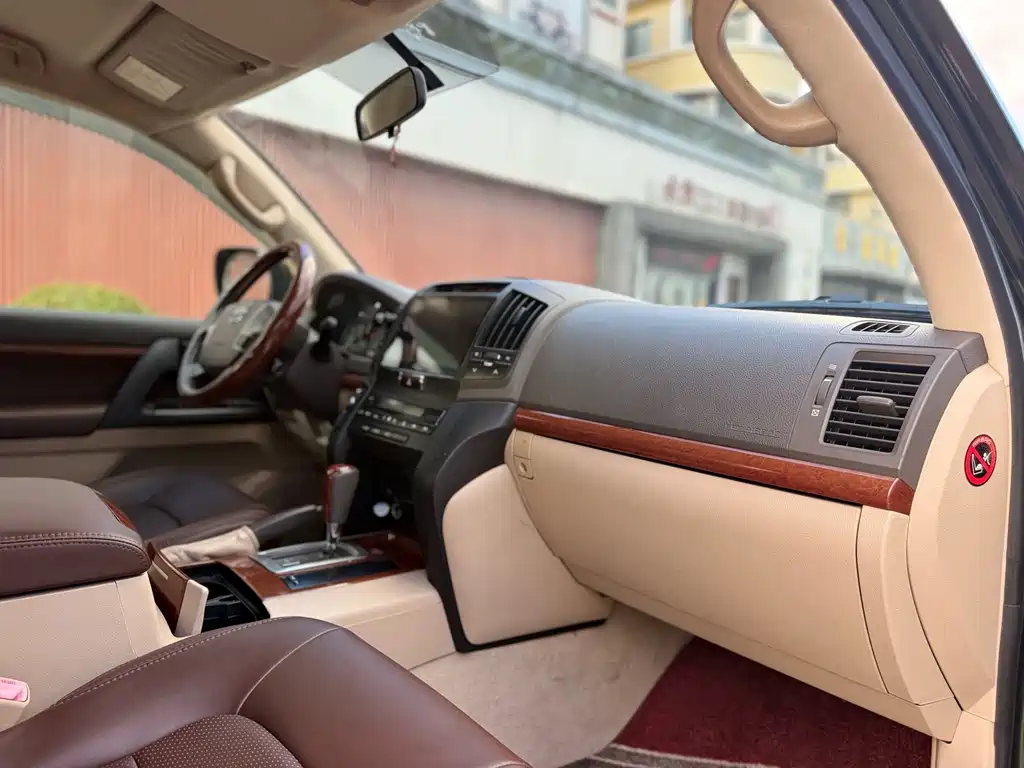 Toyota Land Cruiser — миниатюра 10