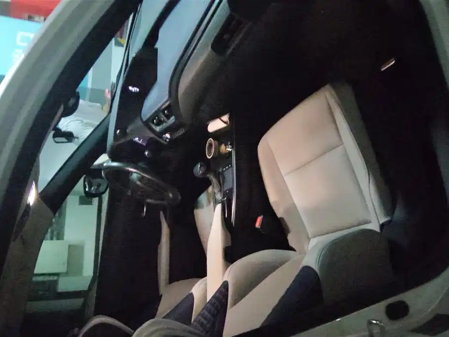 Lexus UX 2020 260h