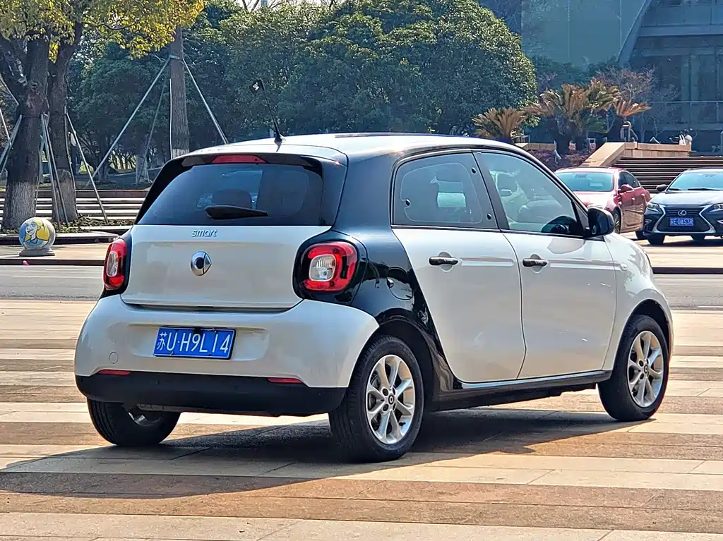 SMART FORFOUR