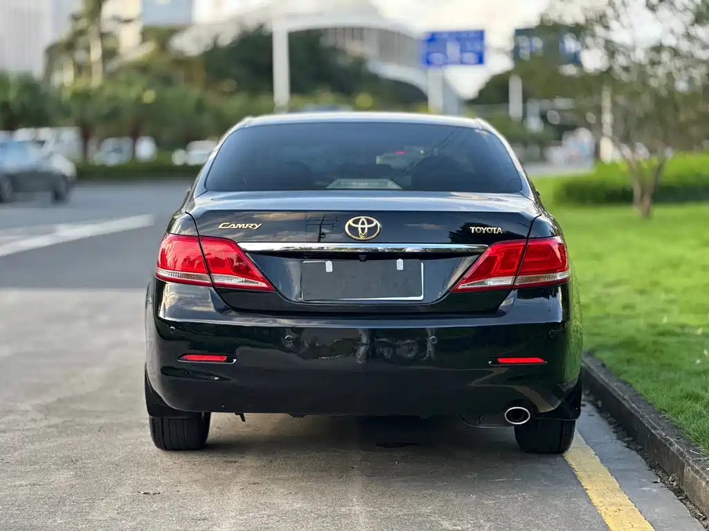 Toyota Camry — миниатюра 8