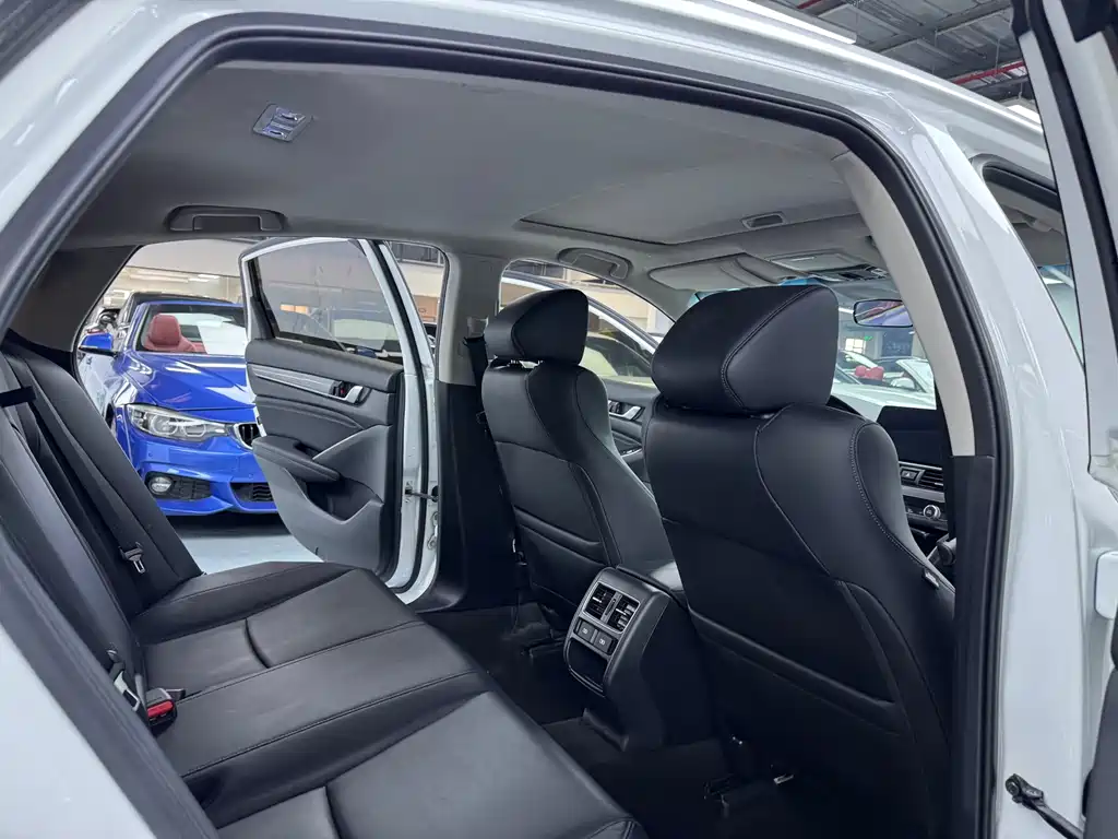 Honda Accord — миниатюра 16
