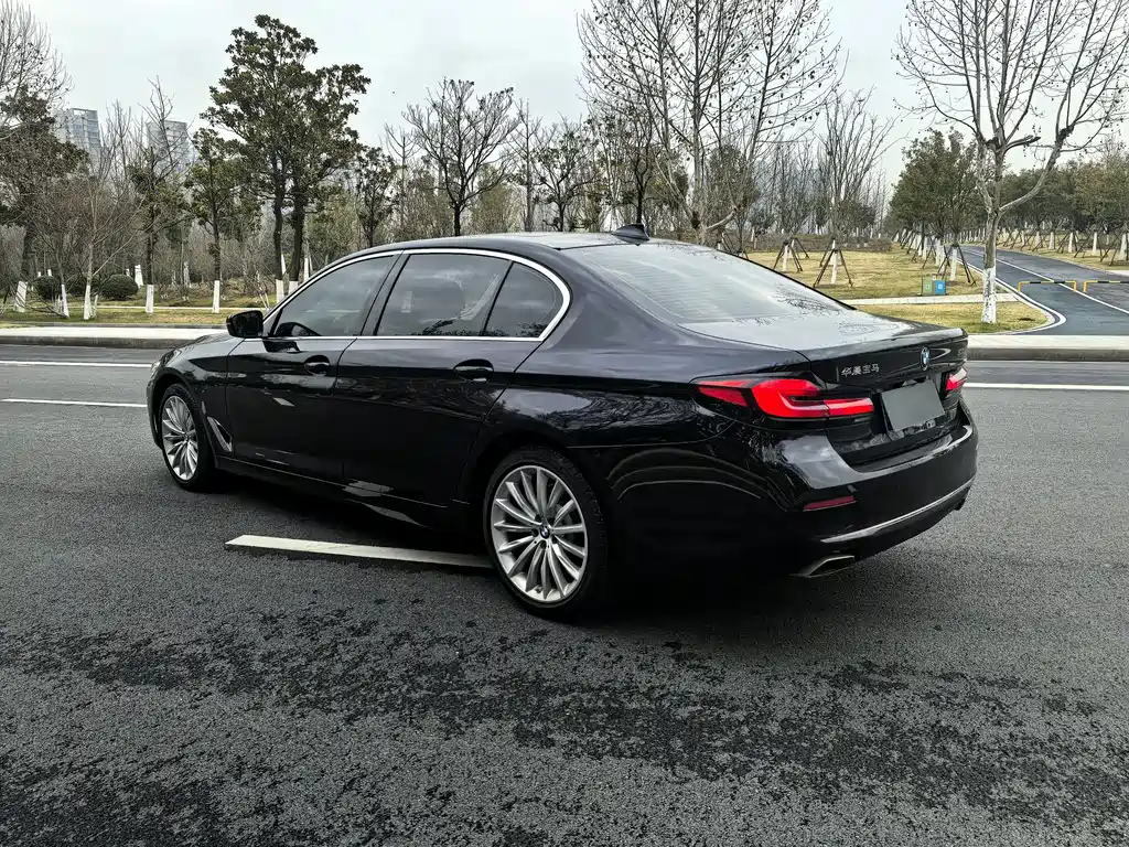 BMW 5 SERIES