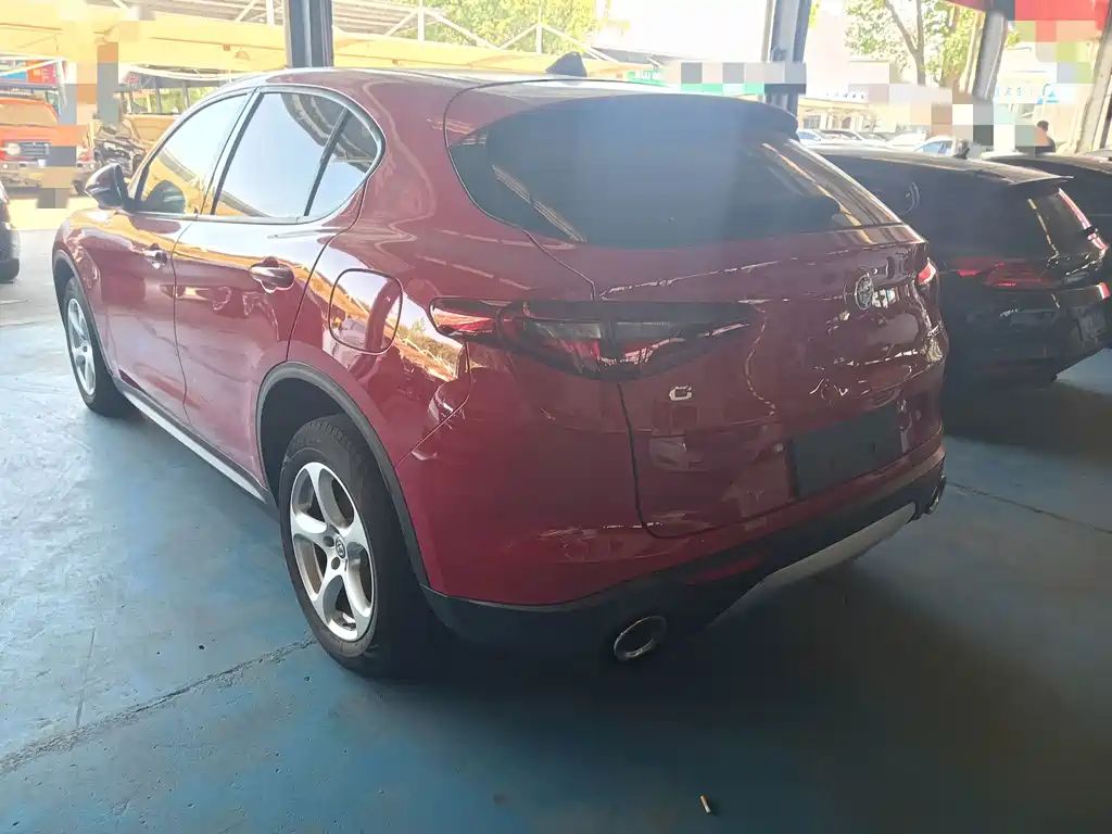 Alfa Romeo Stelvio — миниатюра 13