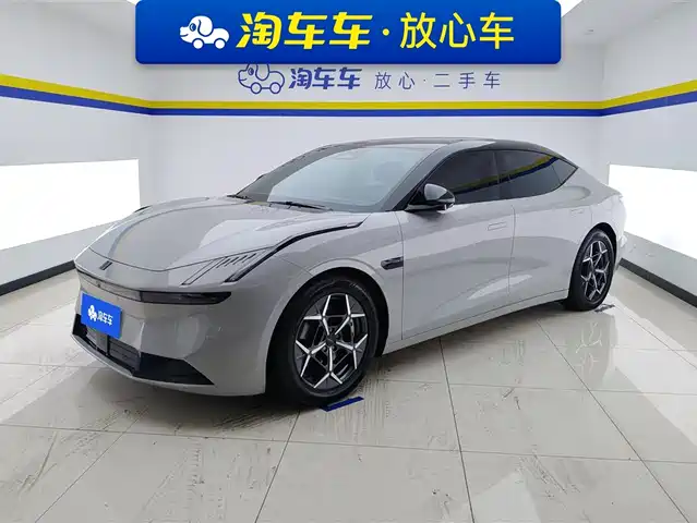 2024 Lynk & Co Z10