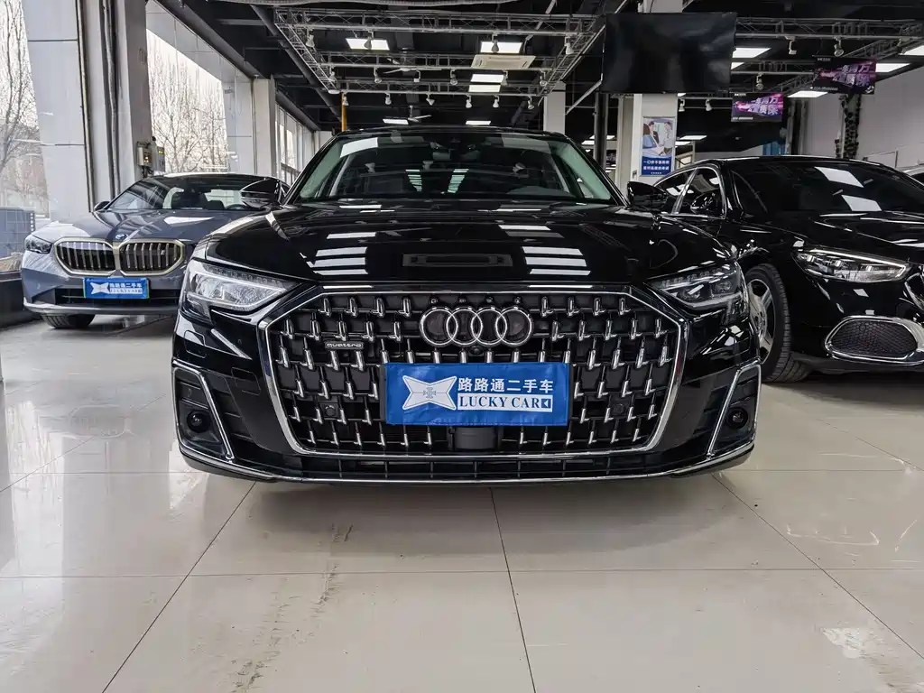 AUDI A8