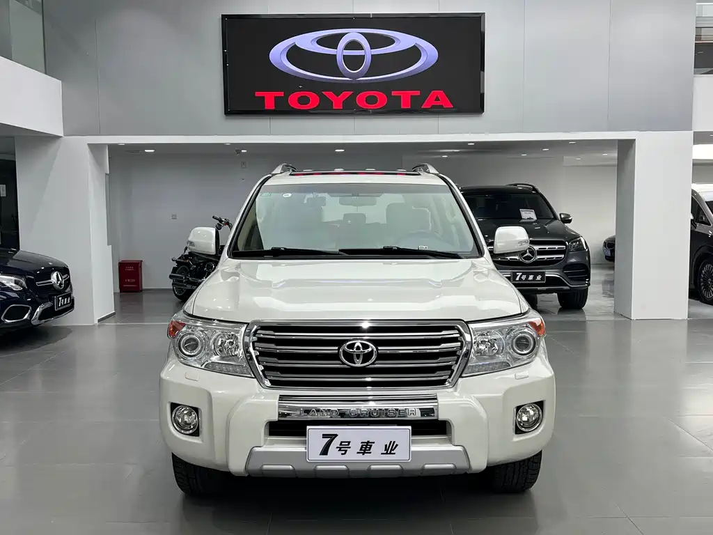 TOYOTA LAND CRUISER