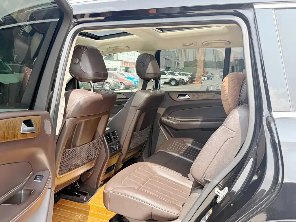 Mercedes-Benz GLS — миниатюра 6