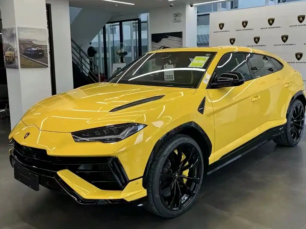 Lamborghini Urus 2024