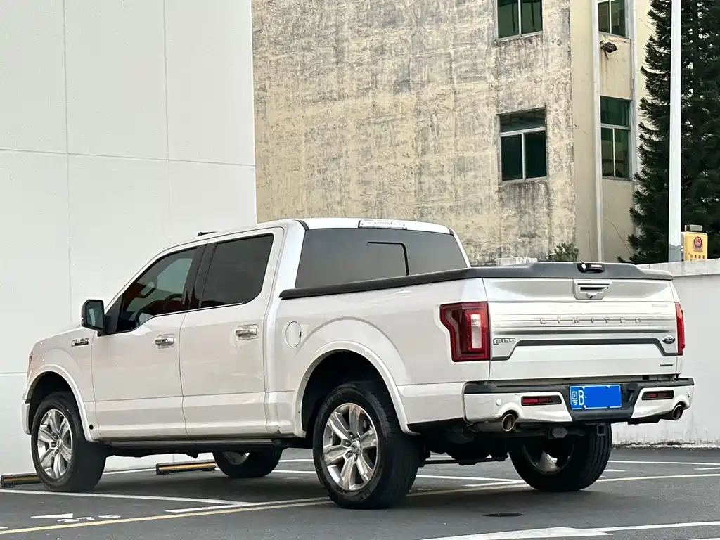 Ford F-150 Raptor — миниатюра 13