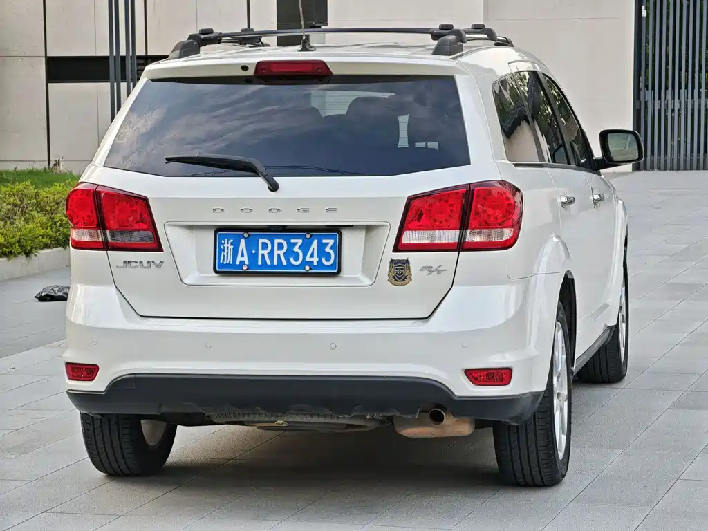 Dodge Journey — миниатюра 3