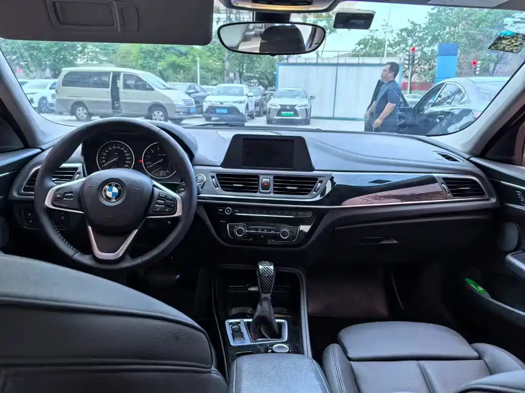 BMW 1 Series - фото 8