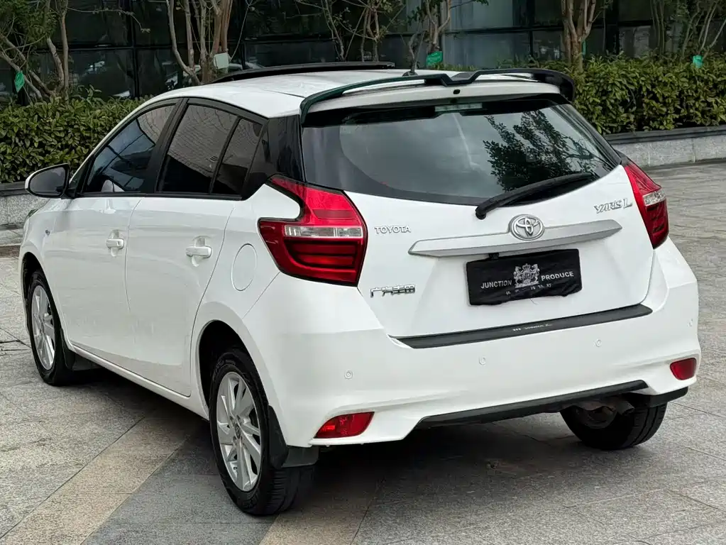 Toyota Yaris L — миниатюра 4