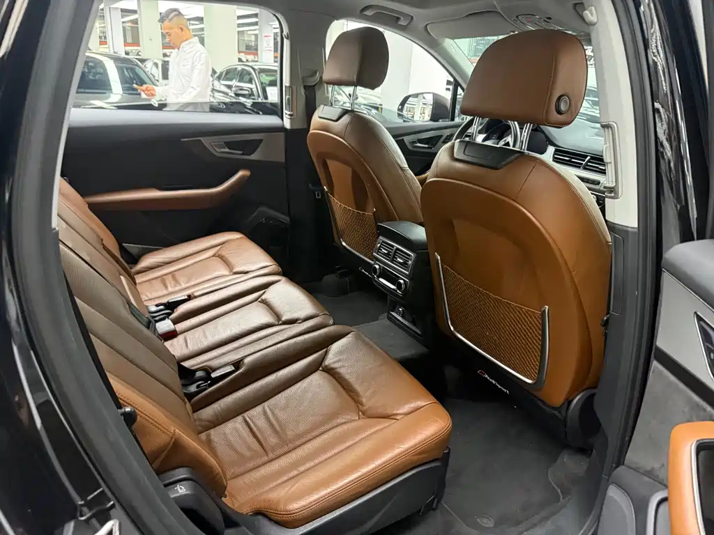 Audi Q7 — миниатюра 6