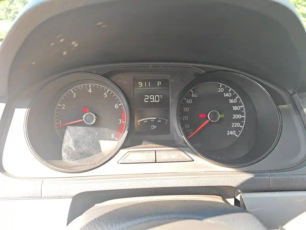Volkswagen Lavida — миниатюра 4