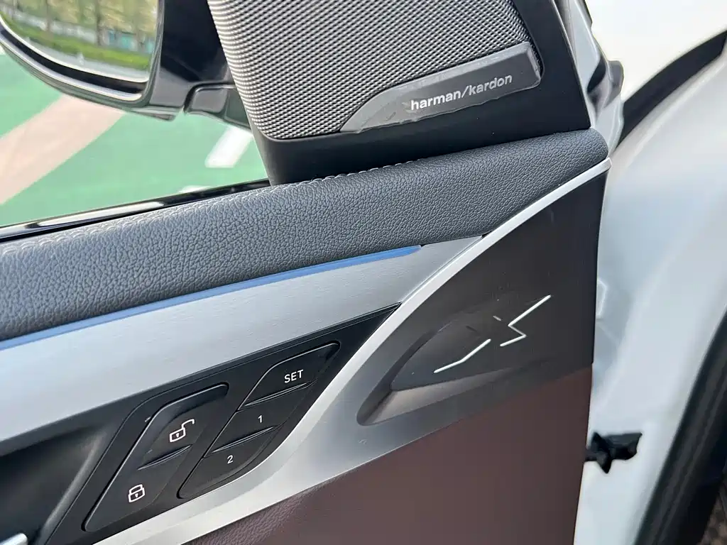 BMW iX3 — миниатюра 7