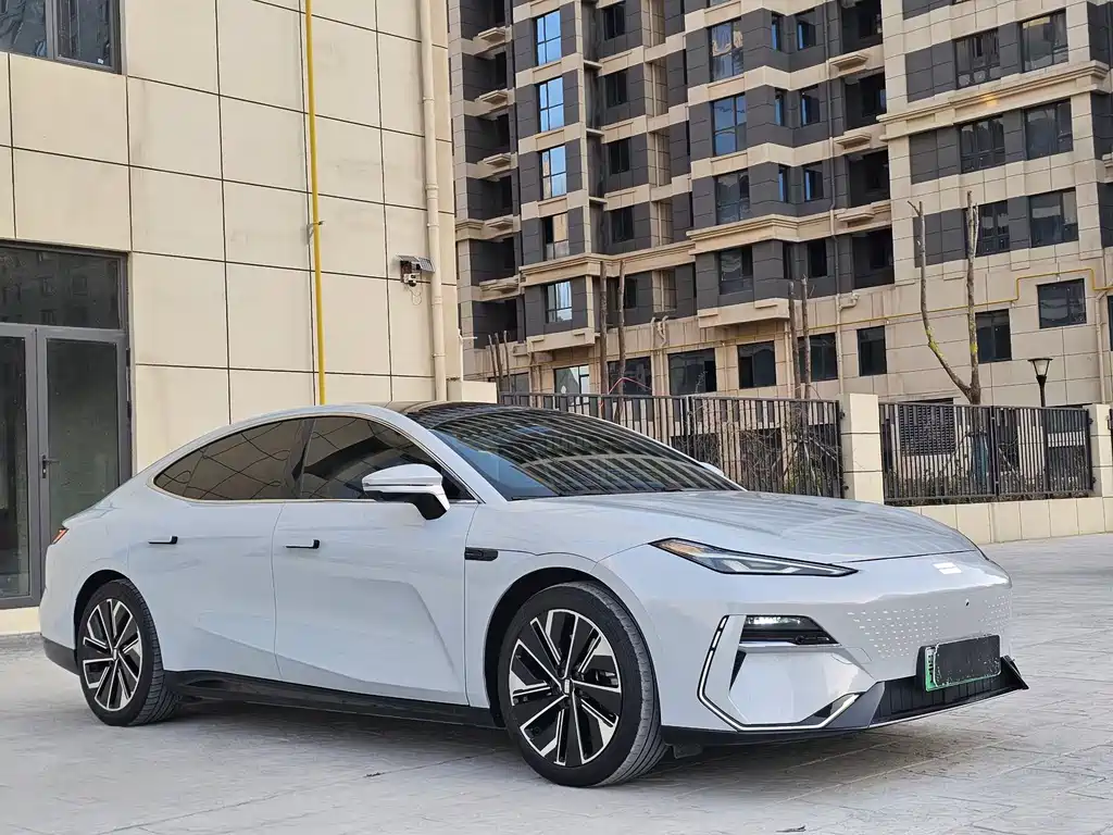 GEELY GALAXY GALAXY E8