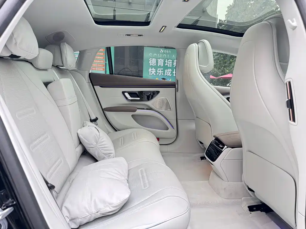 MERCEDES-BENZ EQS AMG