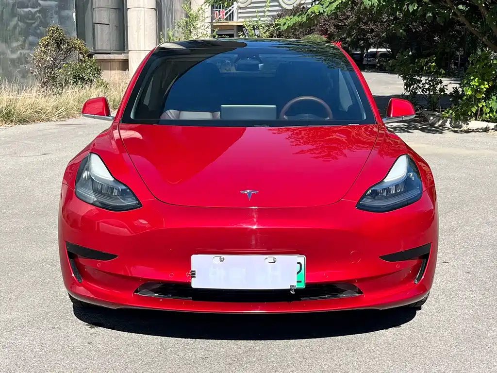 Tesla Model 3 — миниатюра 2