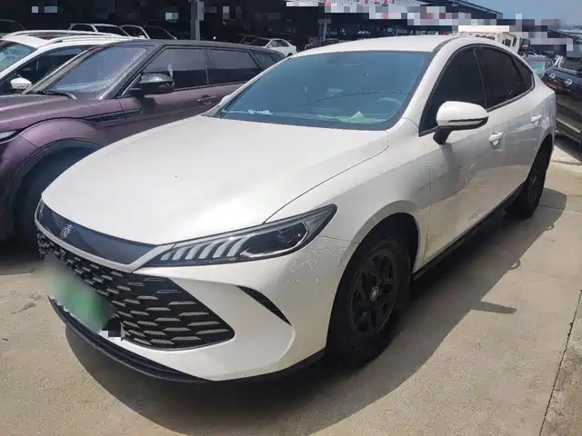 2025 BYD Qin