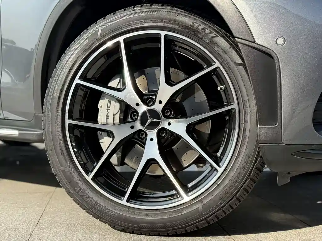 MERCEDES-BENZ GLC AMG