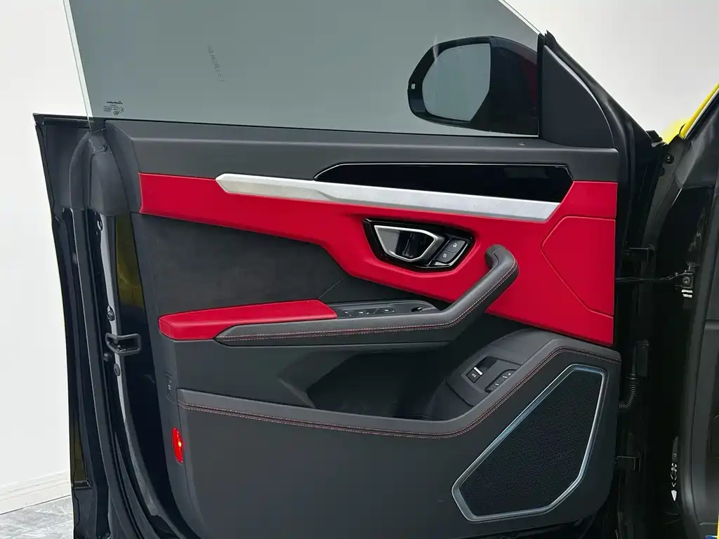 Lamborghini Urus — миниатюра 11