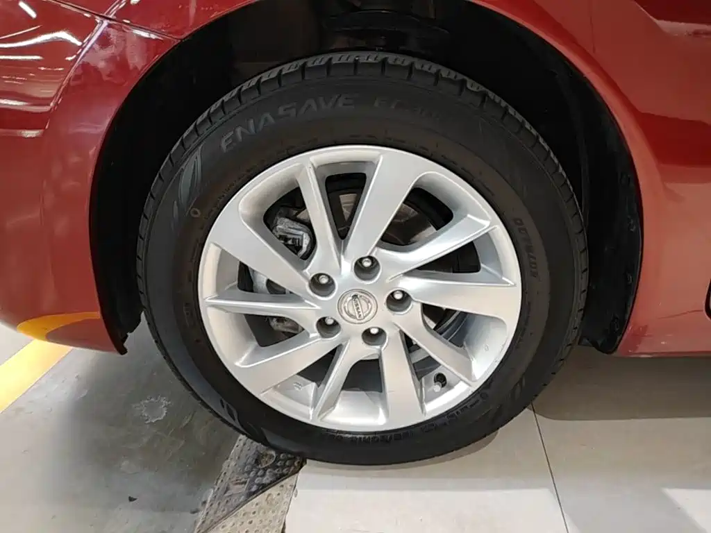 Nissan Tiida — миниатюра 23
